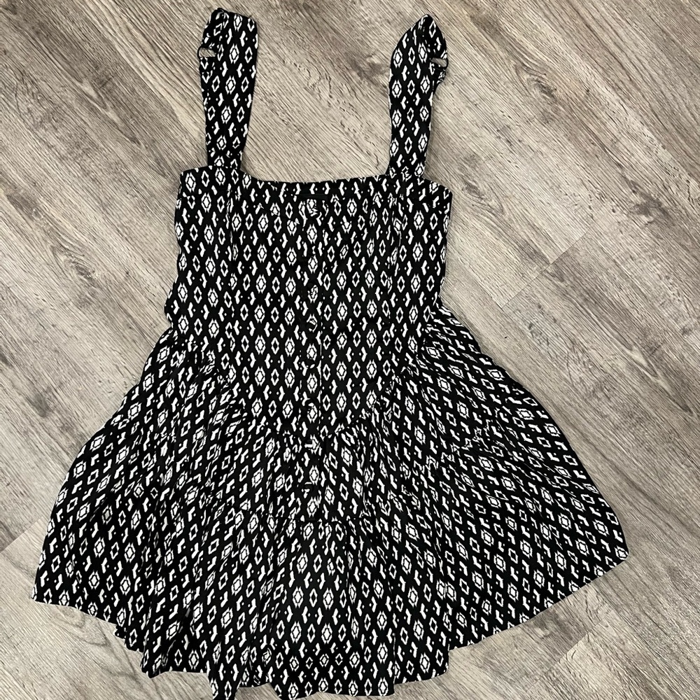 Vici Monochrome Geometric Romper - Picture 3 of 5